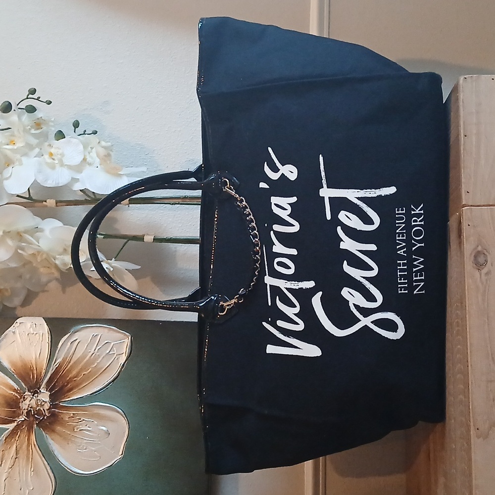 Victoria's Secret Large Fifth Avenue New York Weekender Tote Bag - Picture 16 of 17
